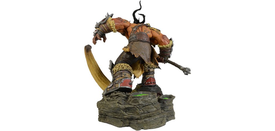 Grommash Hellscream Statue World of Warcraft Blizzard