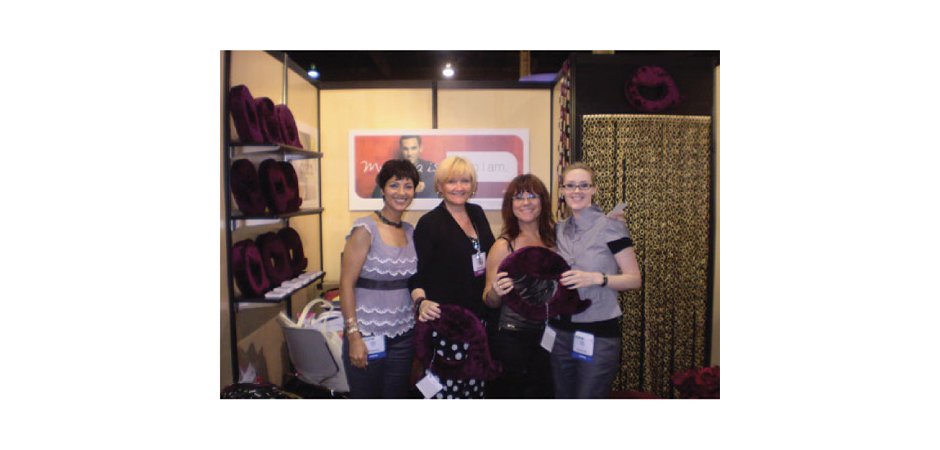 Cosmoprof Promotion of Plush "a" Letters for Poza